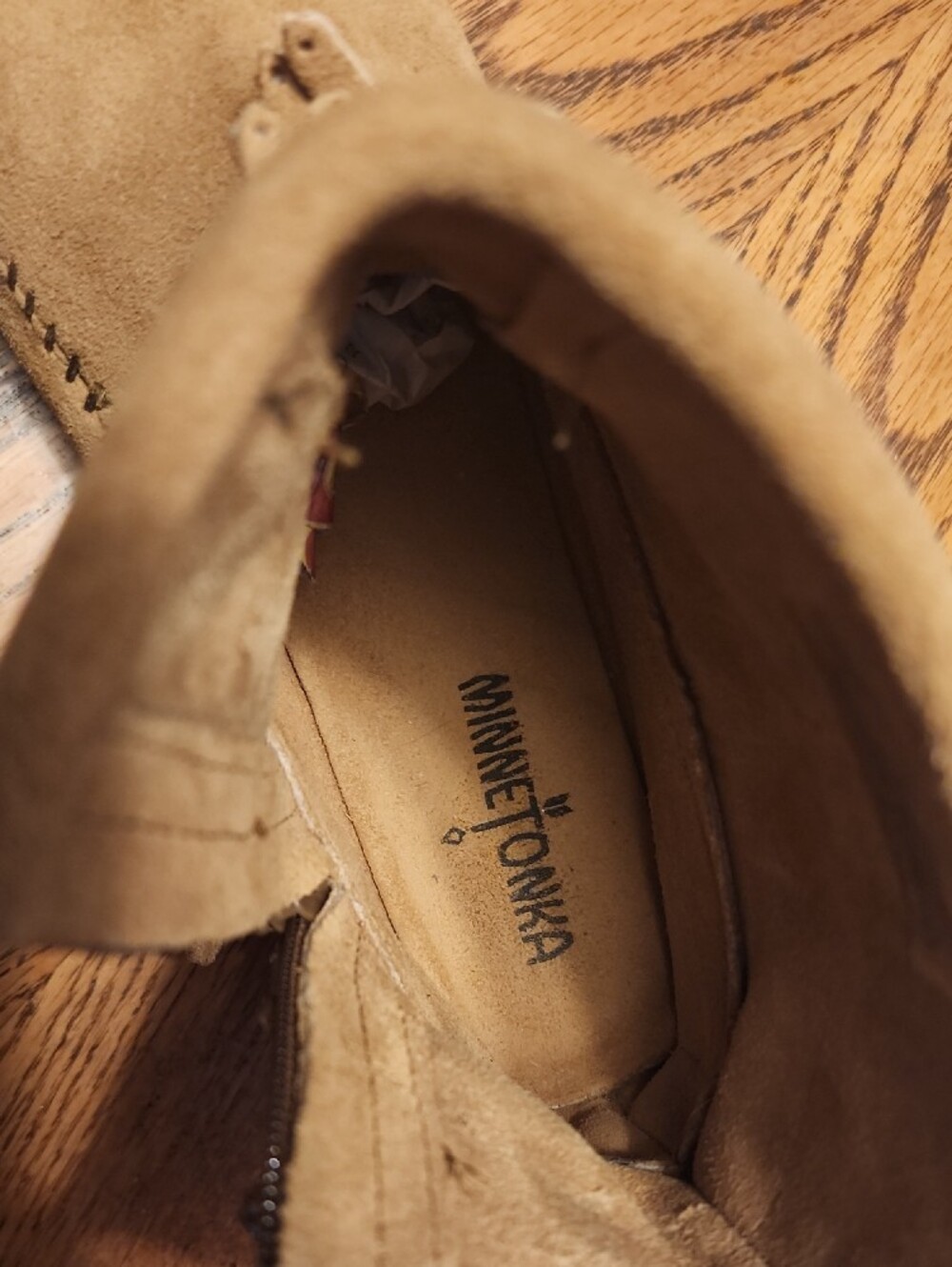 Minnetonka Suede Moccasin Interior Label - Tan - Picture 6 of 6